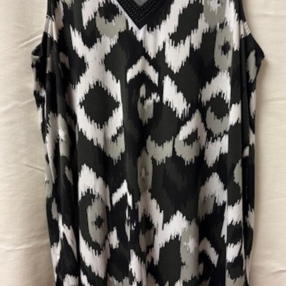 Alfani V-neck Top, Black-White-Gray, Size 1X - Picture 1 of 7